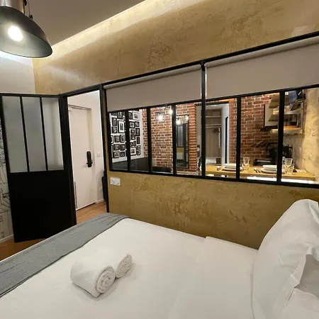 Cozy Loft Montmartre Place Des Abbesses Sacre Coeur